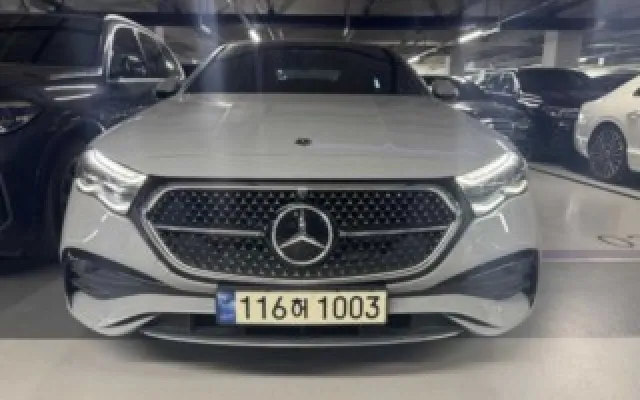 수원중고차매매사이트 E-클래스 W214 E300 4MATIC 매물 사진 1 - 2024/02 67,664km