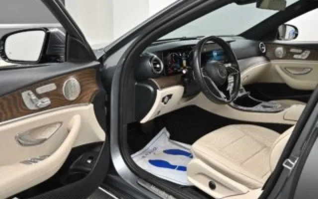 수원중고차매매사이트 E-클래스 W213 E220d 4MATIC 익스클루시브 매물 사진 13 - 2023/08 81,218km